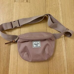 Herschel Supply Company mauve belt bag with adjustable strap